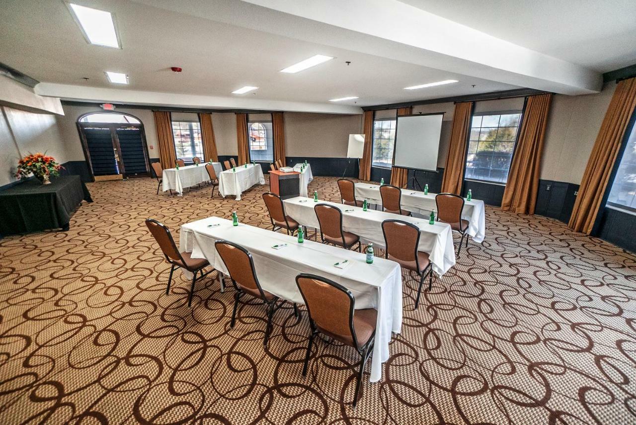 The Stone Castle Hotel & Conference Center Μπράνσον Εξωτερικό φωτογραφία